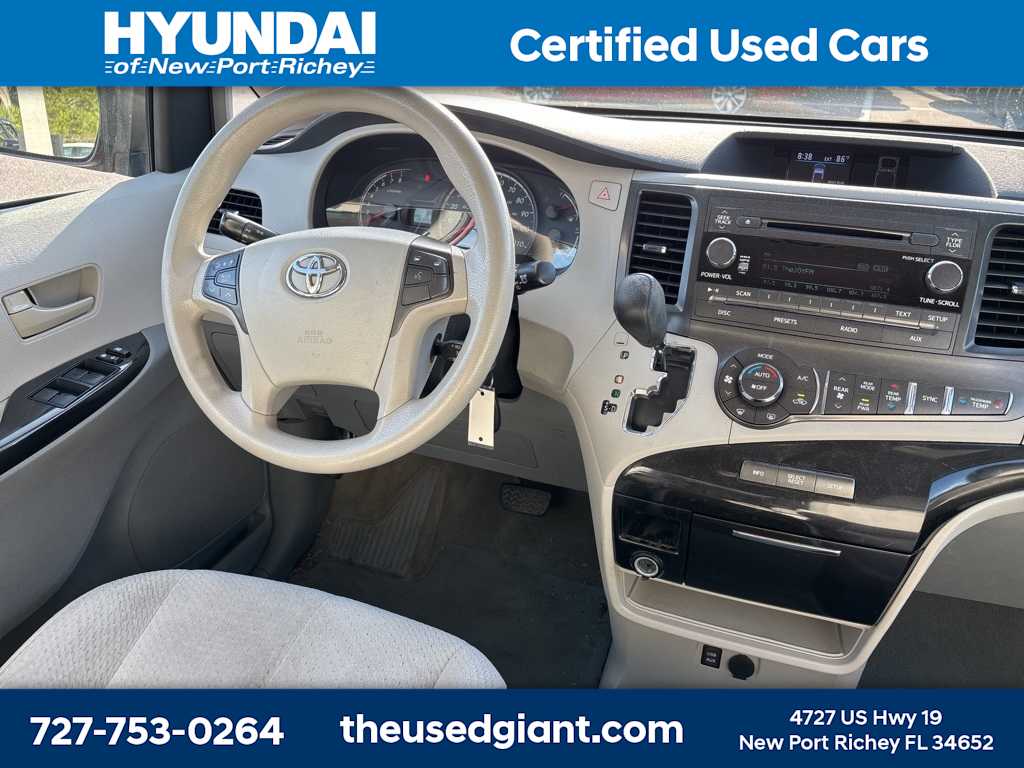 Thumbnail: 2013 Toyota Sienna - 7