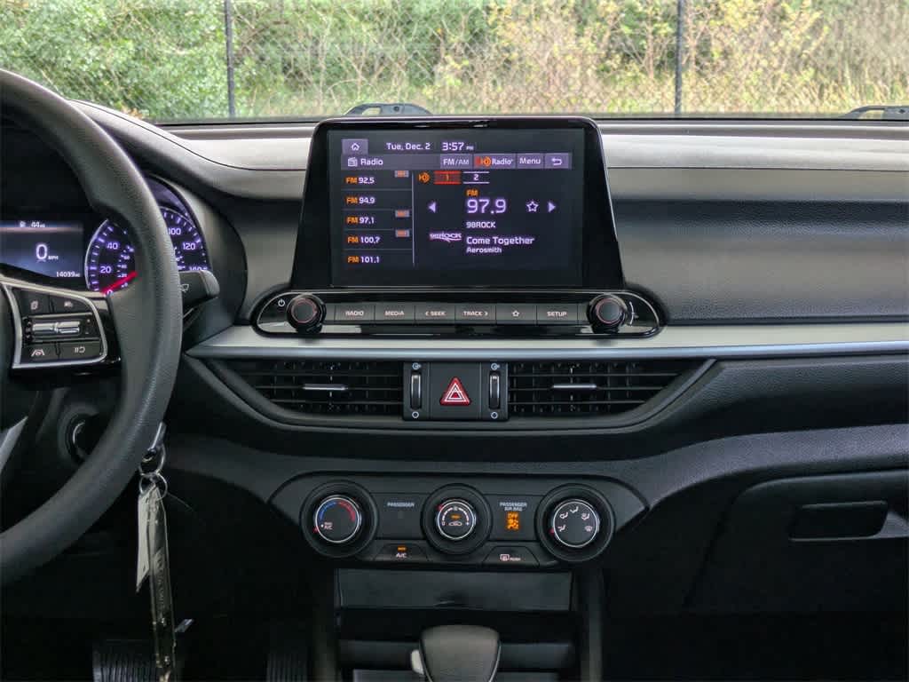 Thumbnail: 2022 Kia Forte - 17