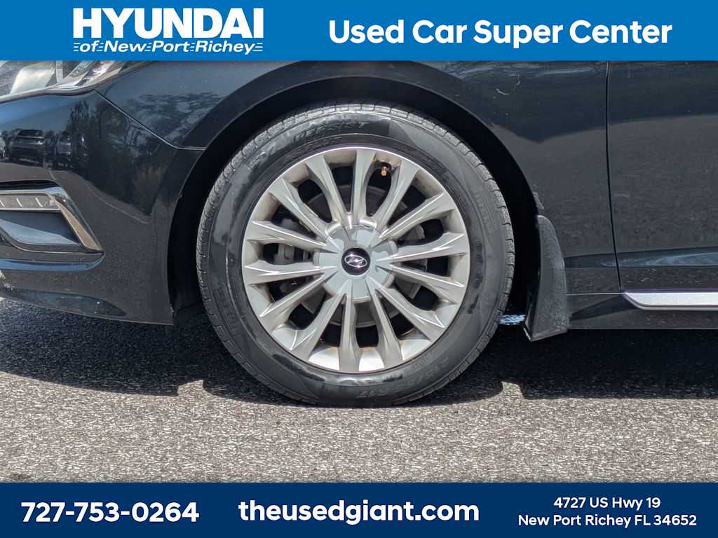 Thumbnail: 2015 Hyundai Sonata - 10