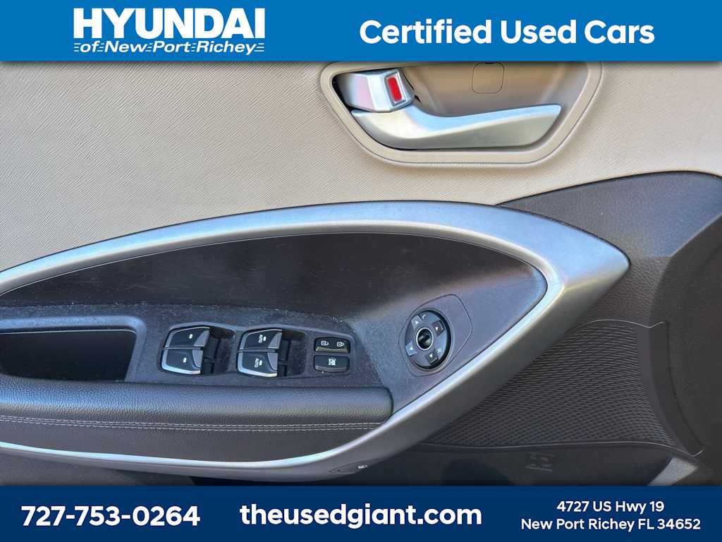 Thumbnail: 2016 Hyundai Santa Fe - 10