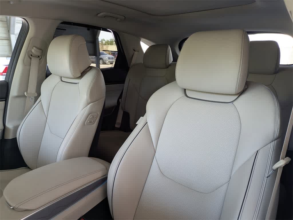 Thumbnail: 2022 Genesis GV70 - 7