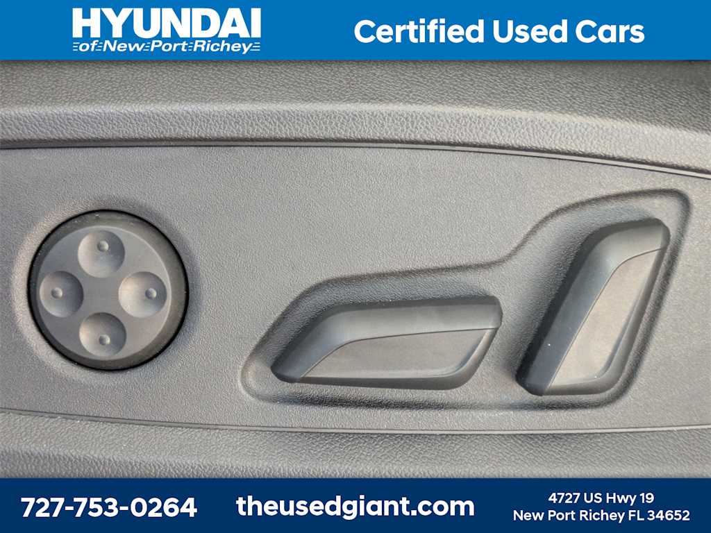 Thumbnail: 2023 Audi Q5 - 25