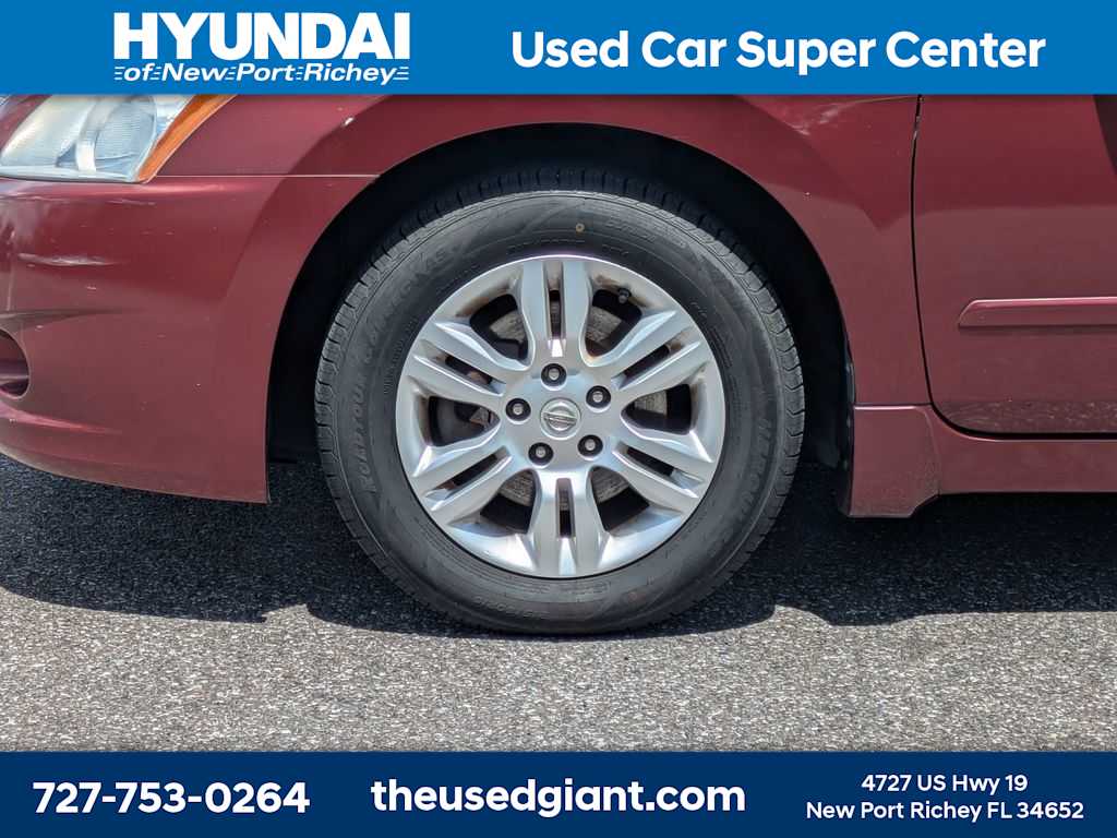 Thumbnail: 2010 Nissan Altima - 10