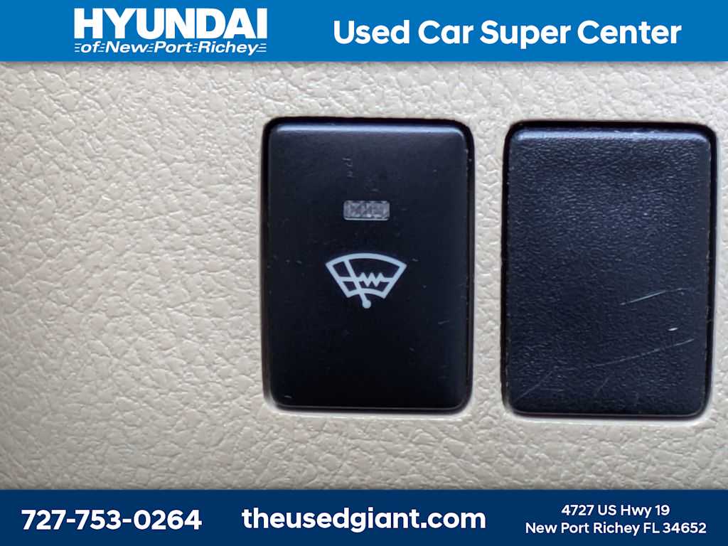 Thumbnail: 2016 Toyota Highlander - 32