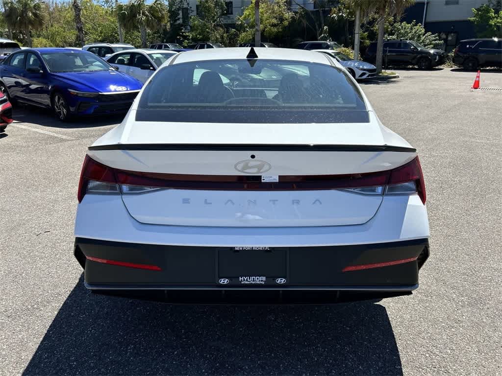 Thumbnail: 2025 Hyundai Elantra - 4