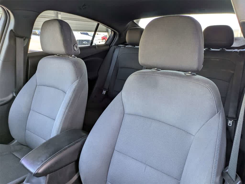 Thumbnail: 2019 Chevrolet Cruze - 7