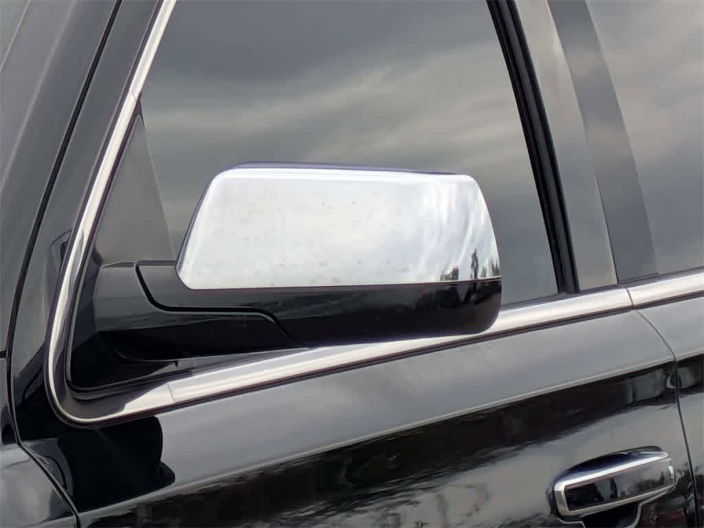 Thumbnail: 2015 Chevrolet Suburban - 11