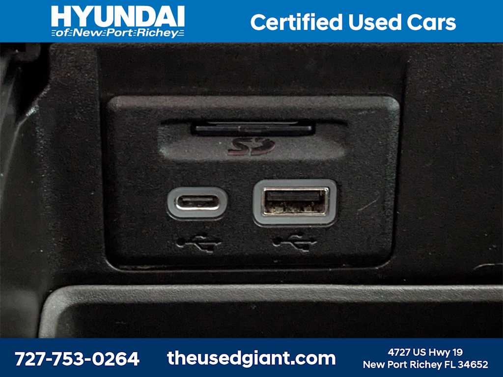 Thumbnail: 2021 GMC Yukon XL - 33