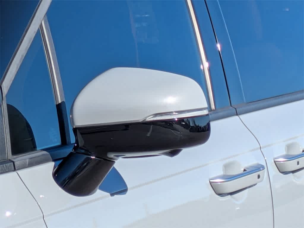 Thumbnail: 2023 Kia Carnival - 11