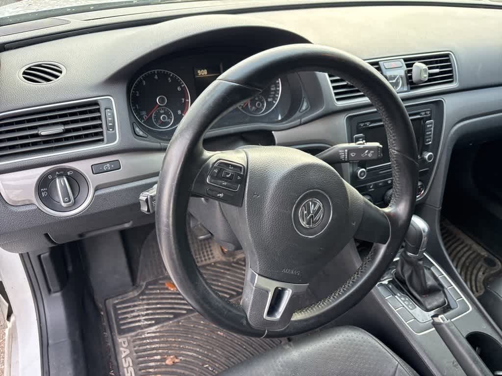 Thumbnail: 2015 Volkswagen Passat - 12