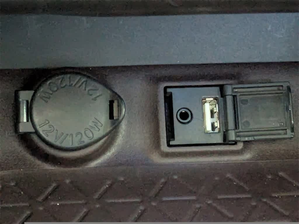 Thumbnail: 2019 Toyota RAV4 - 32