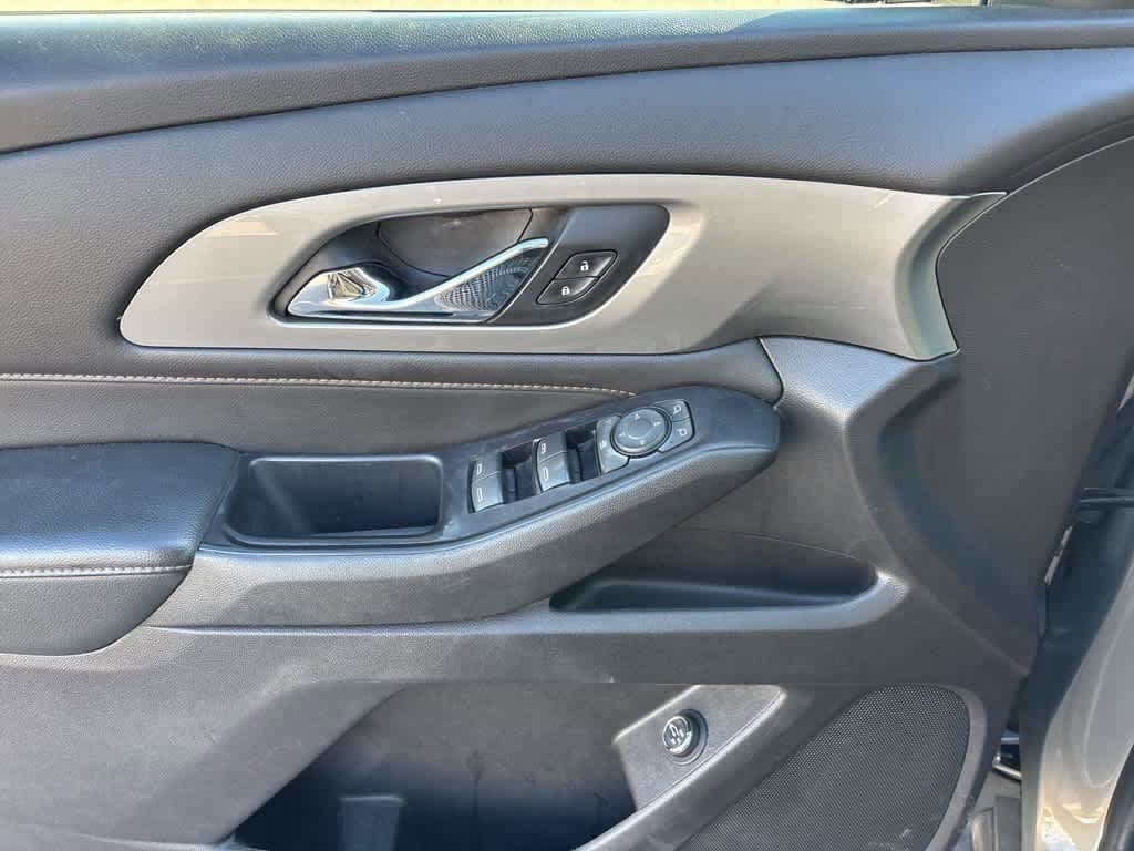 Thumbnail: 2019 Chevrolet Traverse - 10