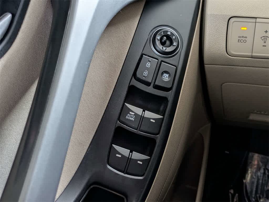 Thumbnail: 2014 Hyundai Elantra - 24