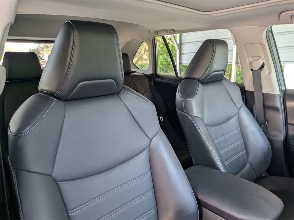 Thumbnail: 2022 Toyota RAV4 - 6