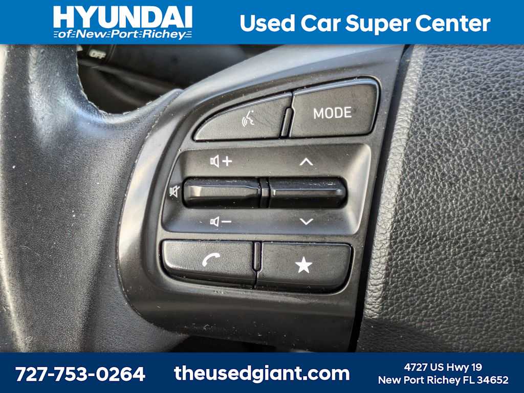 Thumbnail: 2023 Hyundai Venue - 25