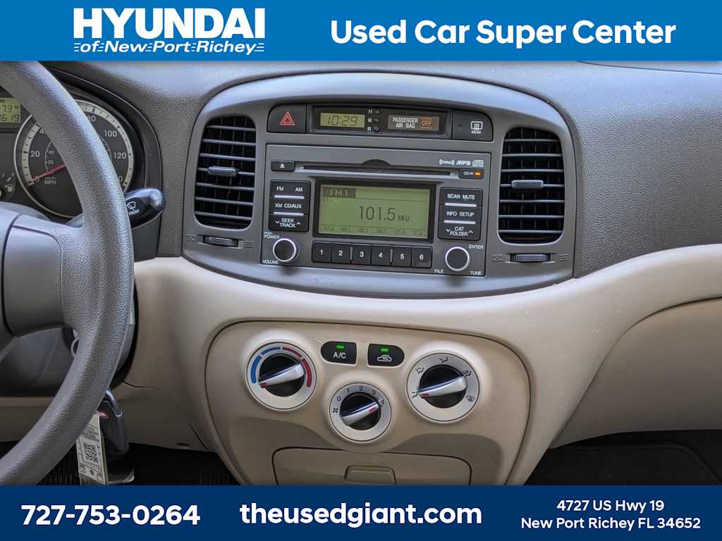 Thumbnail: 2009 Hyundai Accent - 17