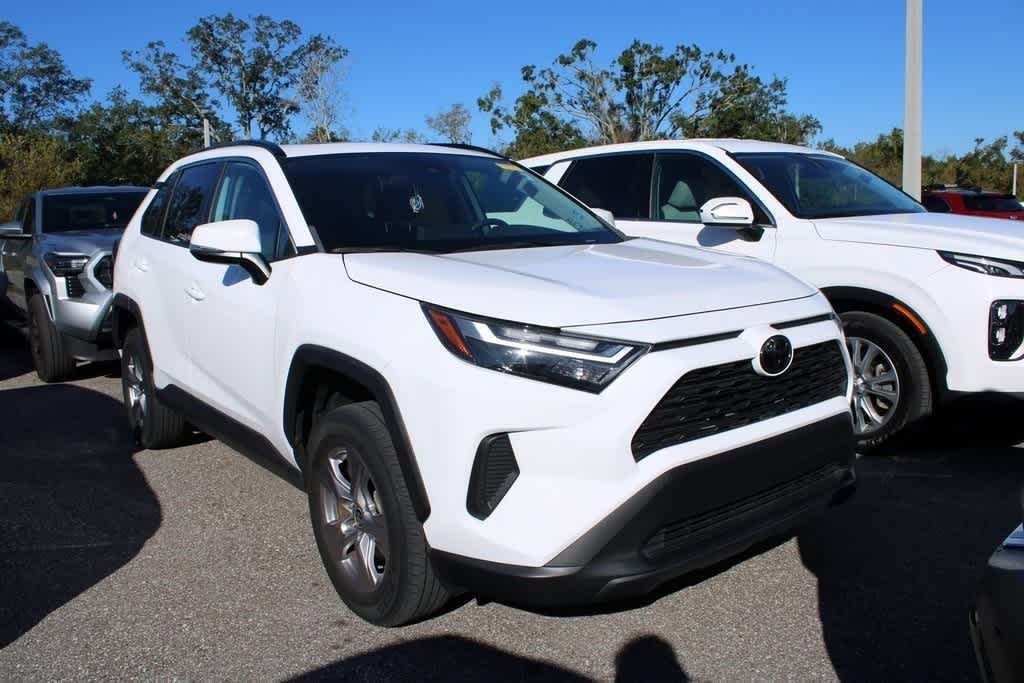 Thumbnail: 2022 Toyota RAV4 - 4