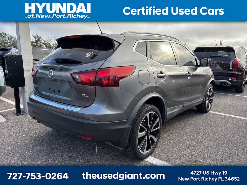 Thumbnail: 2018 Nissan Rogue Sport - 3
