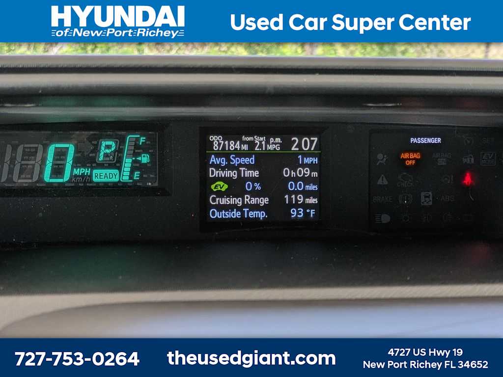 Thumbnail: 2012 Toyota Prius c - 28