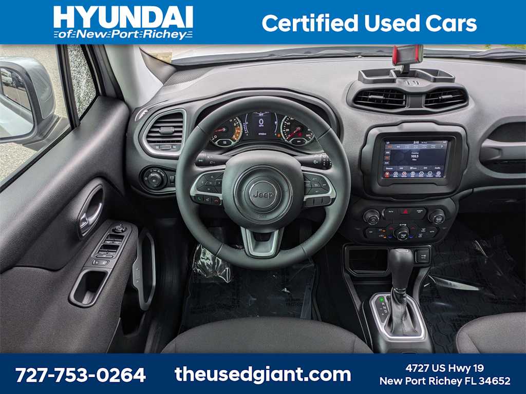 Thumbnail: 2019 Jeep Renegade - 18