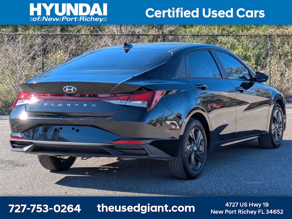 Thumbnail: 2023 Hyundai Elantra - 5