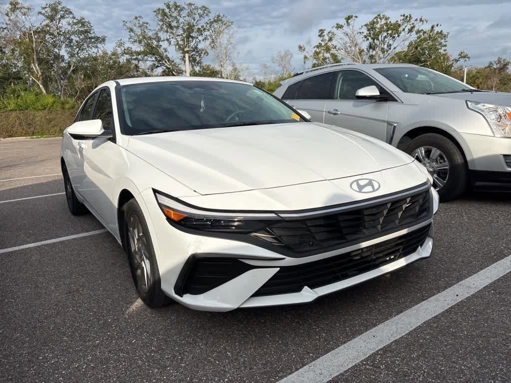 Thumbnail: 2024 Hyundai Elantra - 4