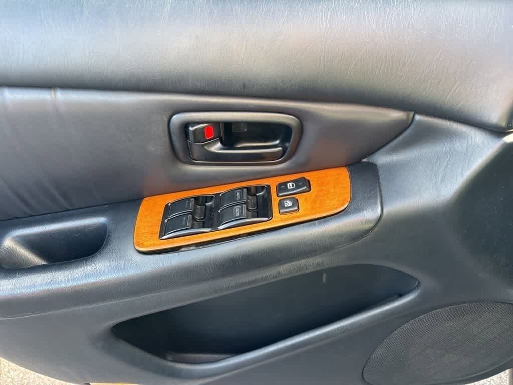 Thumbnail: 2000 Lexus ES - 10