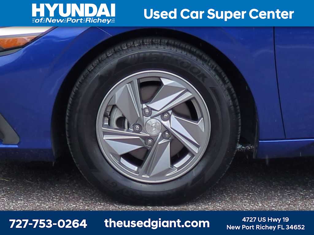 2024 Hyundai Elantra SE - Photo 10