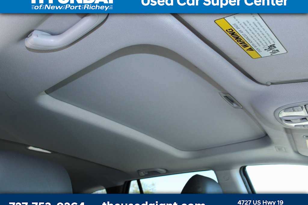 Thumbnail: 2012 Hyundai Santa Fe - 9