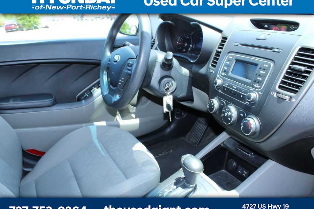 Thumbnail: 2015 Kia Forte - 6