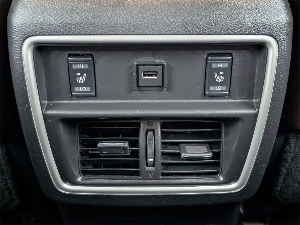 Thumbnail: 2016 Nissan Murano - 17