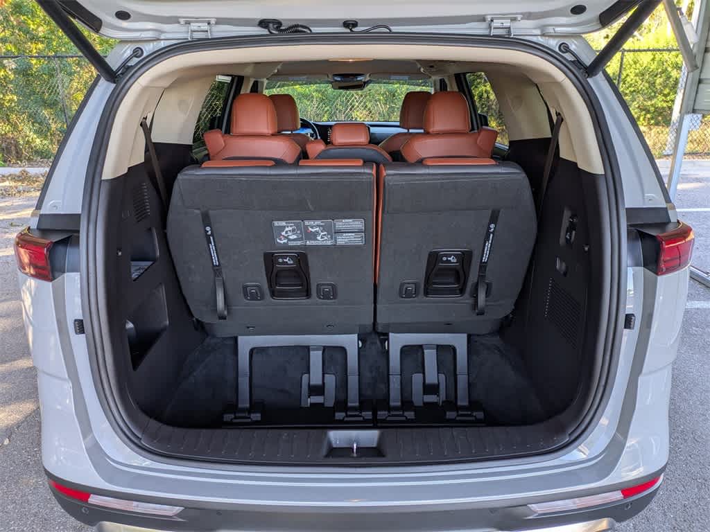 Thumbnail: 2023 Kia Carnival - 12