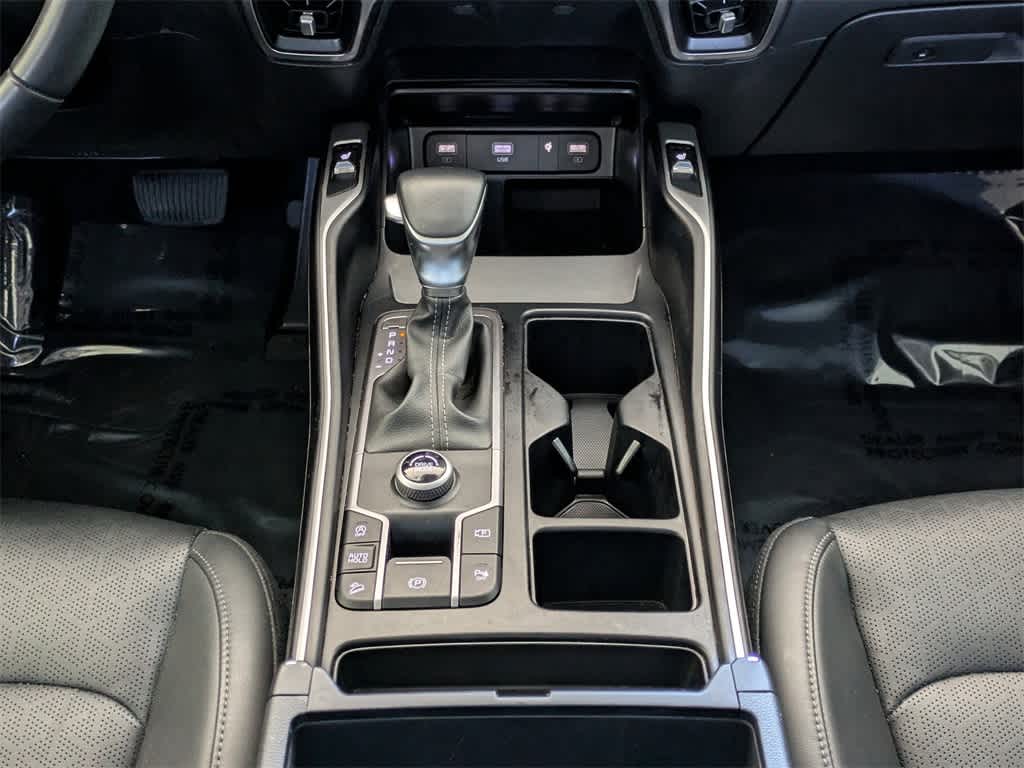 Thumbnail: 2023 Kia Sorento - 27