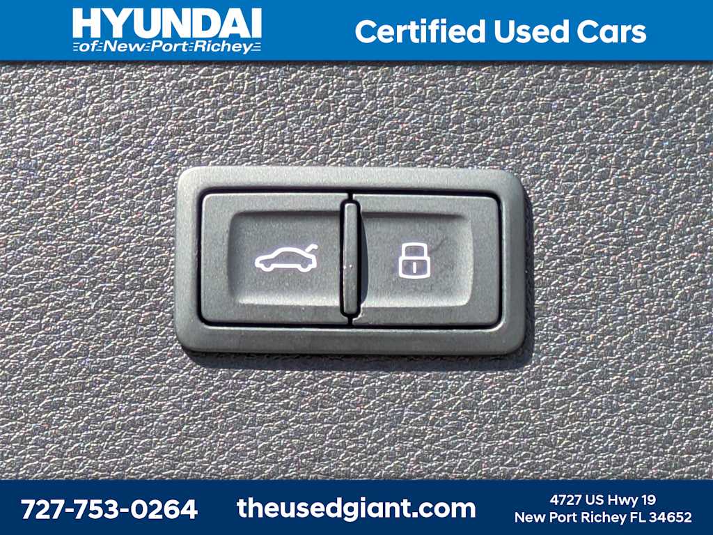 Thumbnail: 2023 Audi Q5 - 13