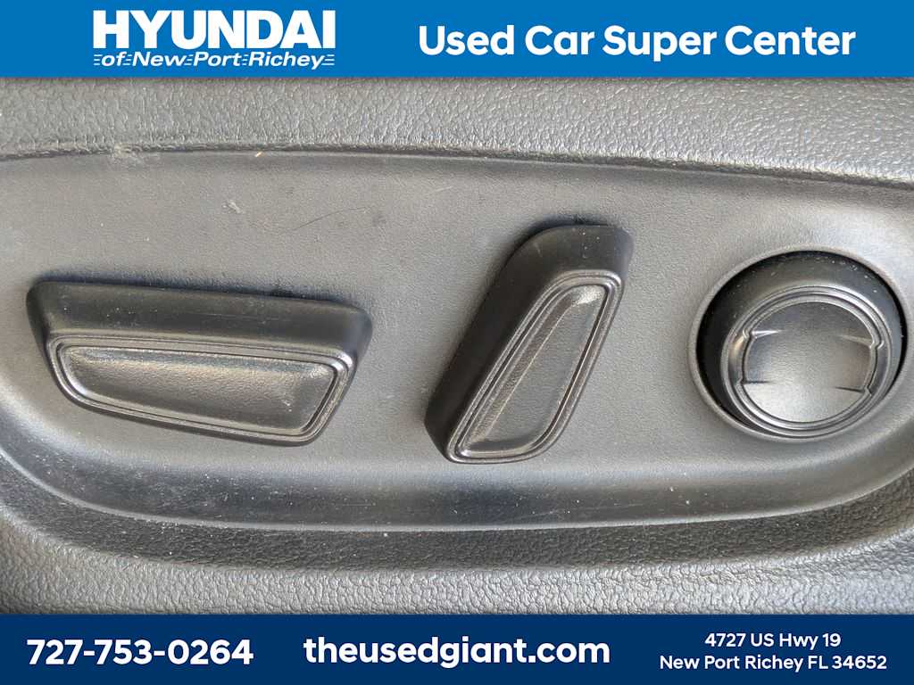 Thumbnail: 2022 Toyota Camry - 21