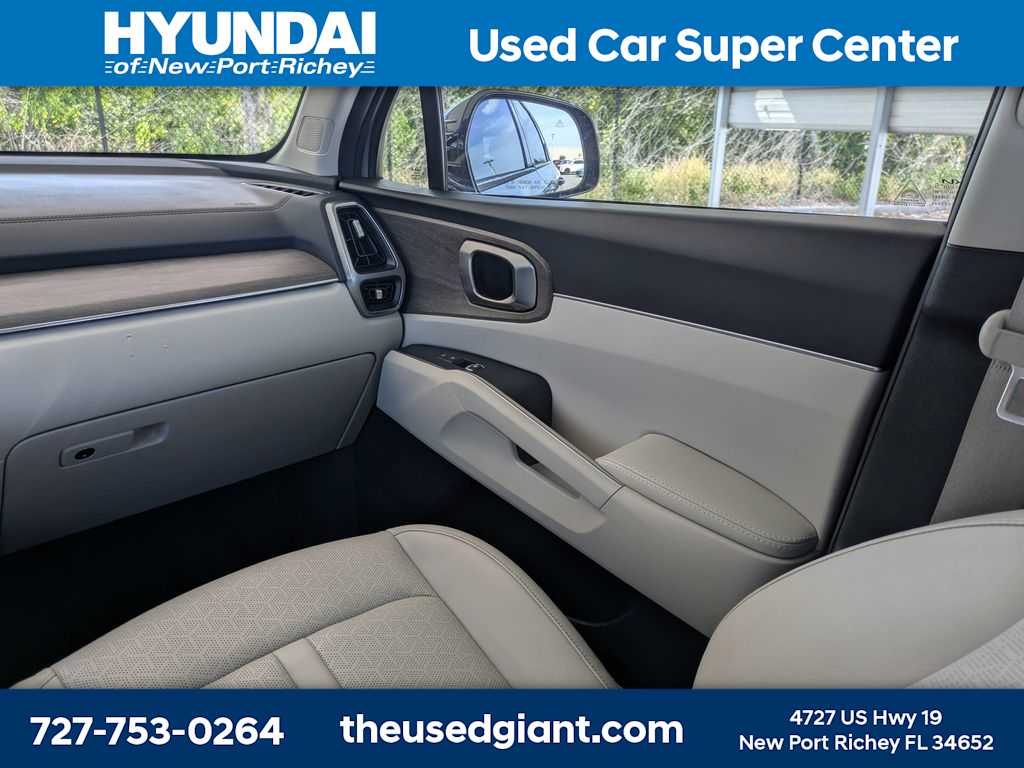 Thumbnail: 2023 Kia Sorento - 23