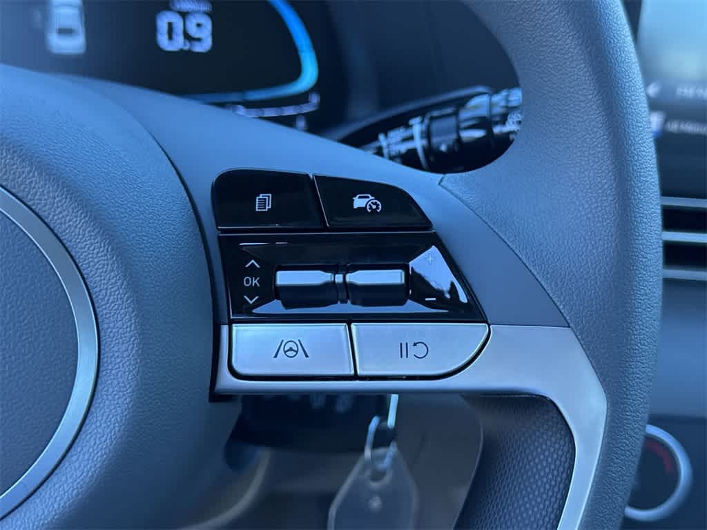 Thumbnail: 2025 Hyundai Elantra - 23