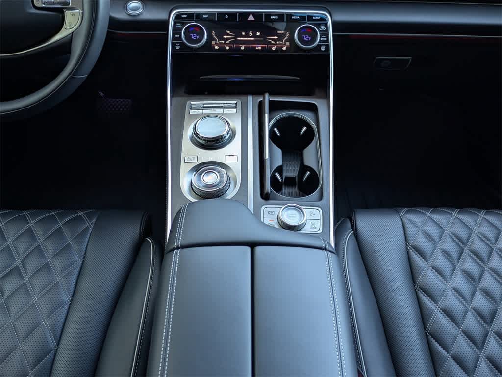 Thumbnail: 2023 Genesis GV80 - 25