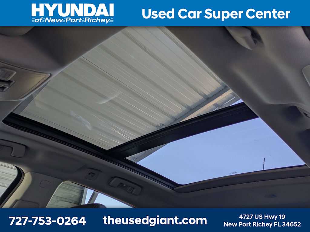 Thumbnail: 2015 Cadillac SRX - 25