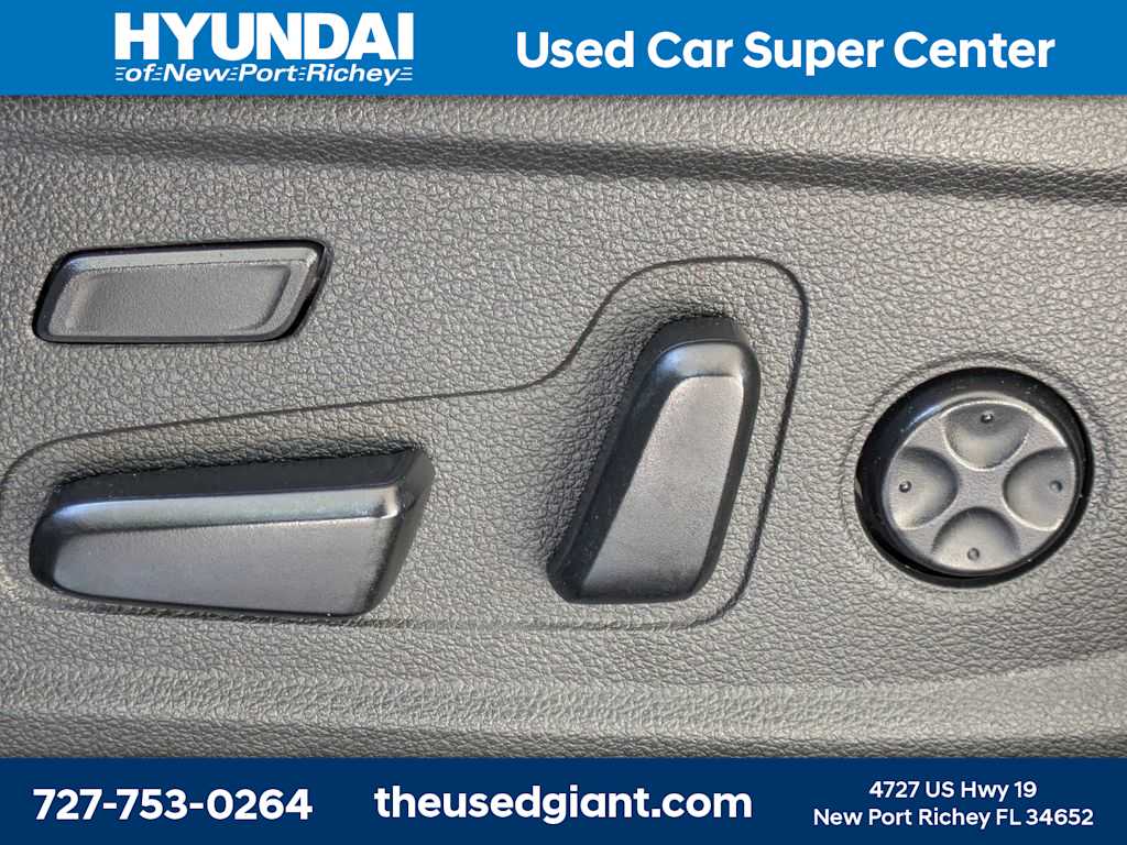 Thumbnail: 2023 Hyundai Santa Fe - 25