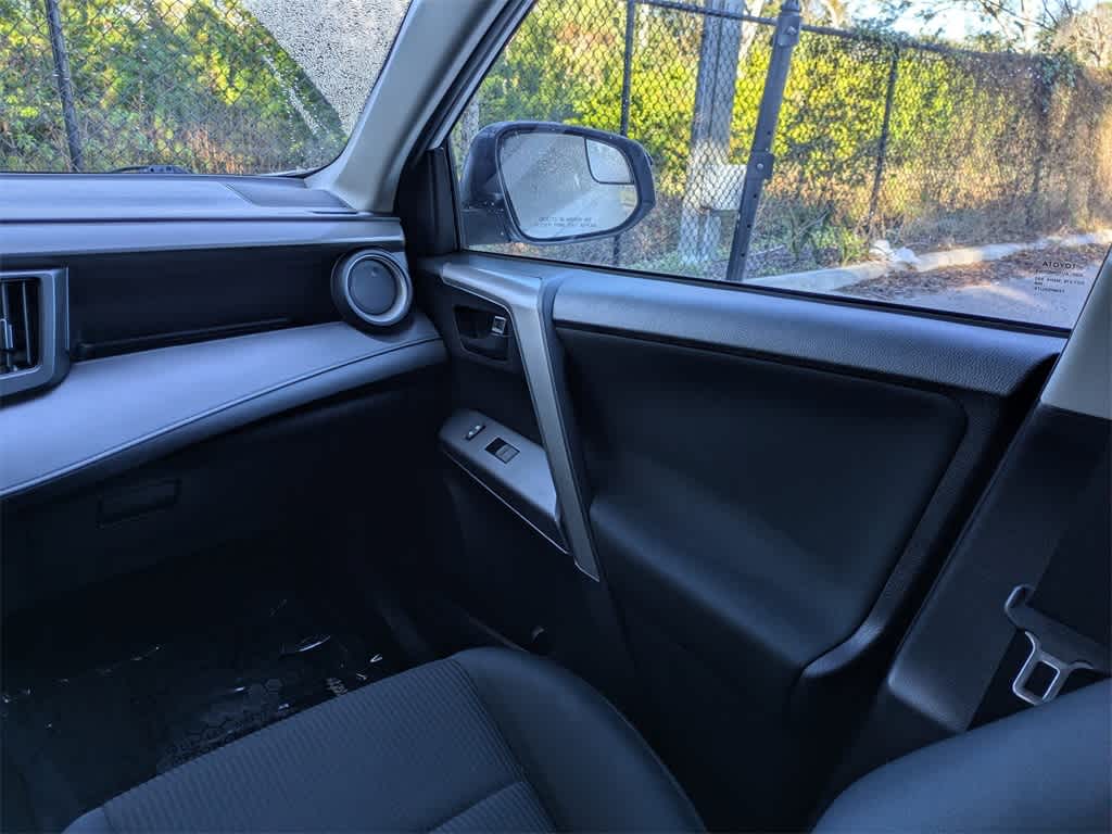 Thumbnail: 2018 Toyota RAV4 - 18