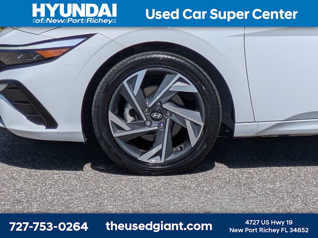 Thumbnail: 2025 Hyundai Elantra - 10
