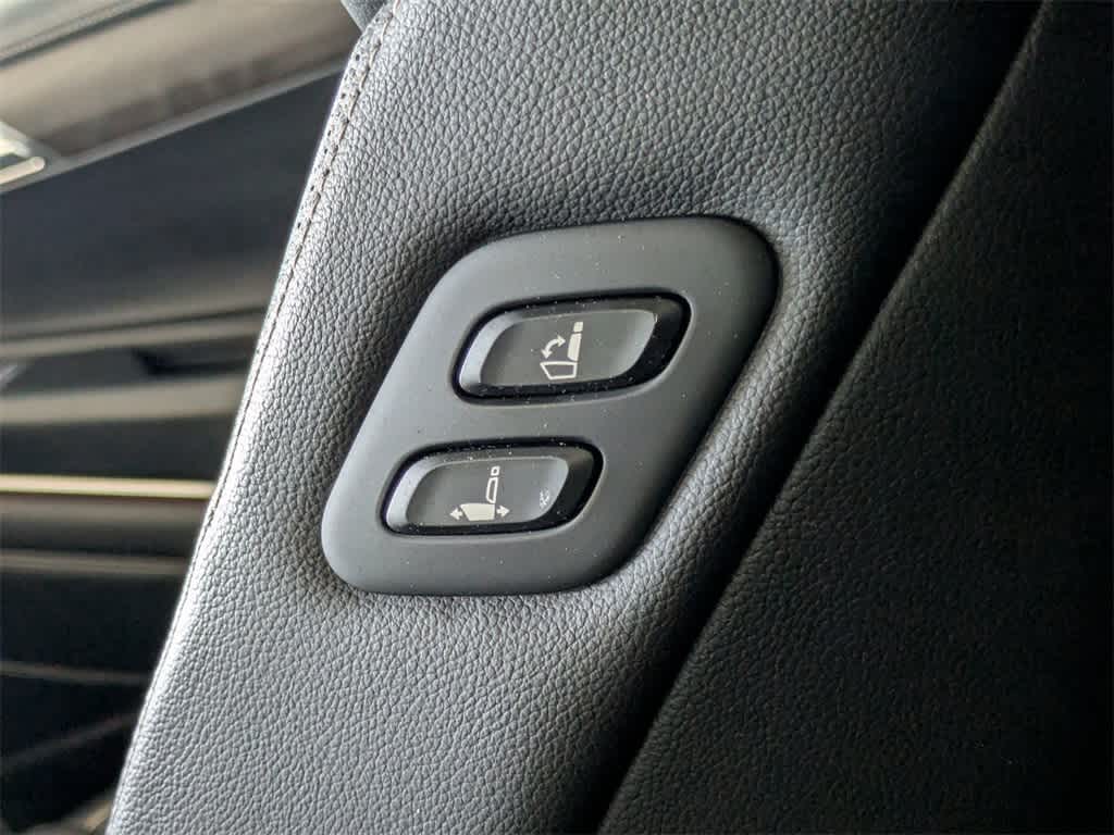 Thumbnail: 2021 Genesis GV80 - 17