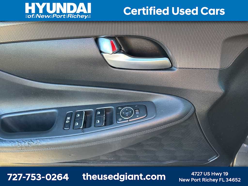 Thumbnail: 2019 Hyundai Santa Fe - 9