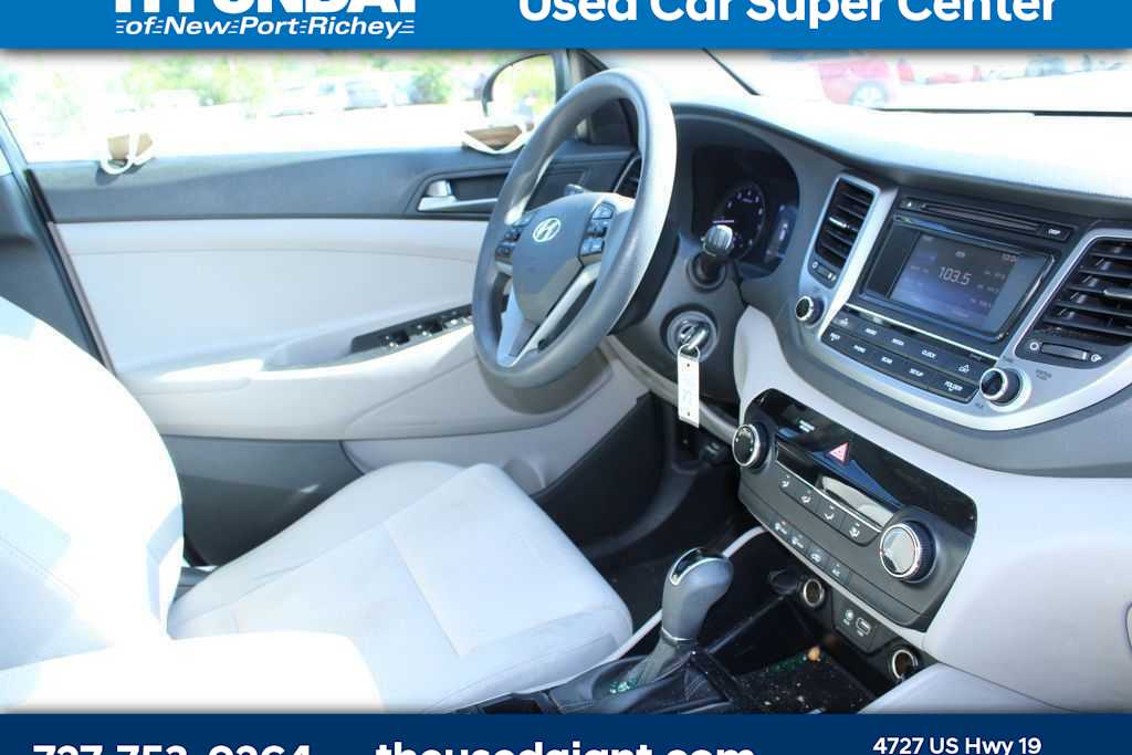 Thumbnail: 2017 Hyundai Tucson - 6