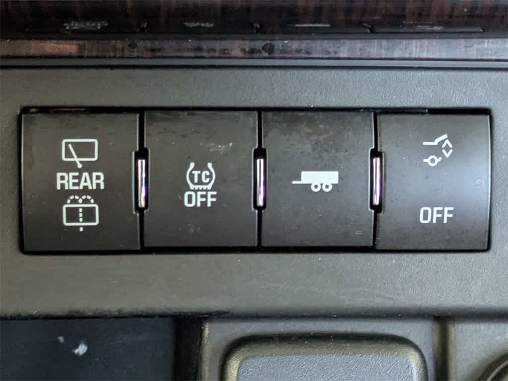 Thumbnail: 2017 Chevrolet Traverse - 32