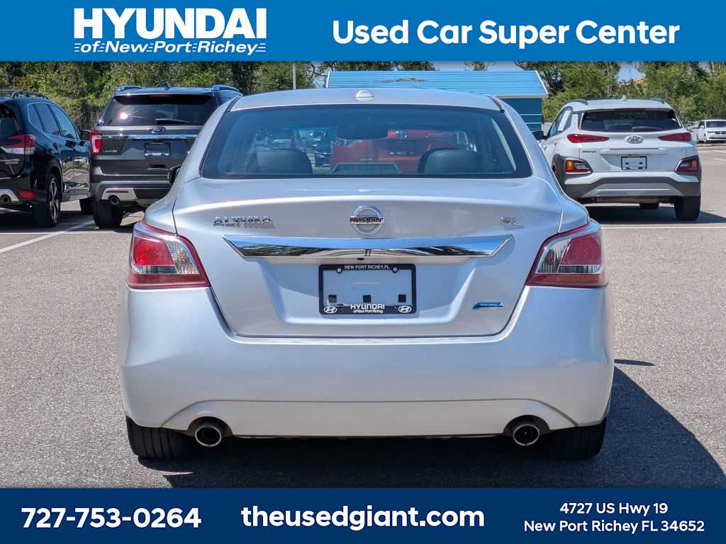 Thumbnail: 2013 Nissan Altima - 4