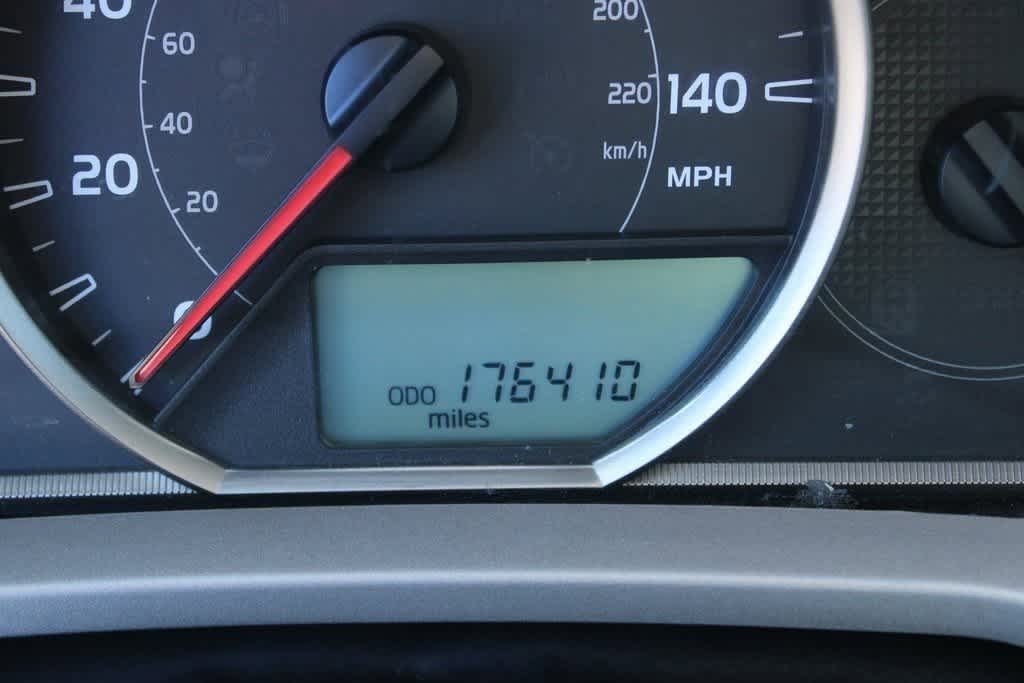 Thumbnail: 2015 Toyota RAV4 - 11