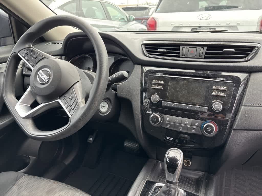 Thumbnail: 2017 Nissan Rogue - 6