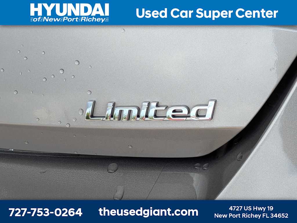 Thumbnail: 2022 Hyundai Elantra - 12